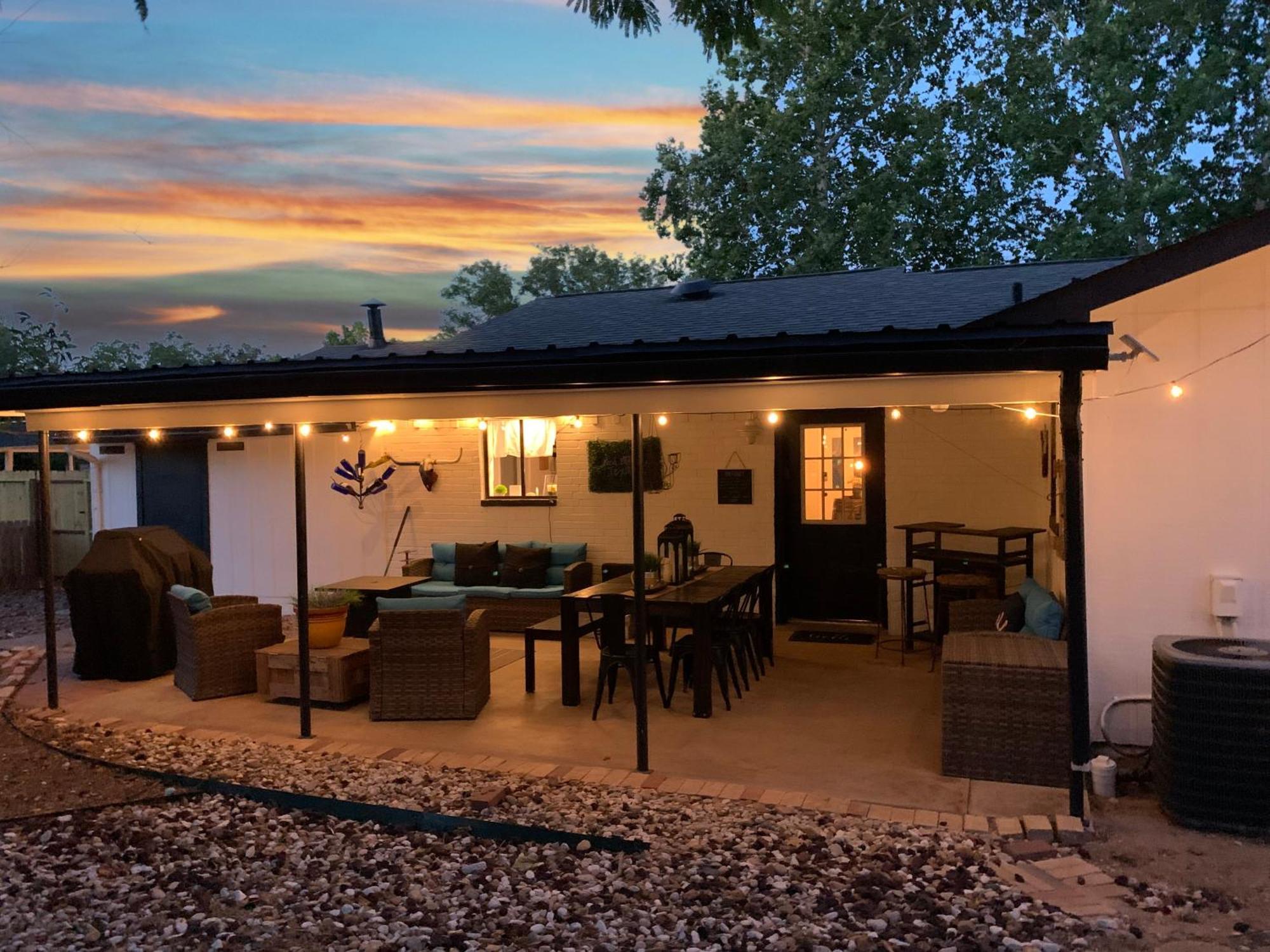 Вілла Bayer Guest Haus-Hot Tub And Fire Pit Фредеріксбург Екстер'єр фото